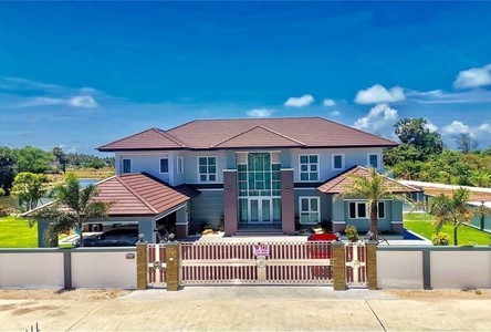 For Sale 5 Beds House in Mueang Songkhla, Songkhla, Thailand
