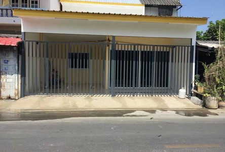 For Sale 3 Beds Townhouse in Ban Pong, Ratchaburi, Thailand